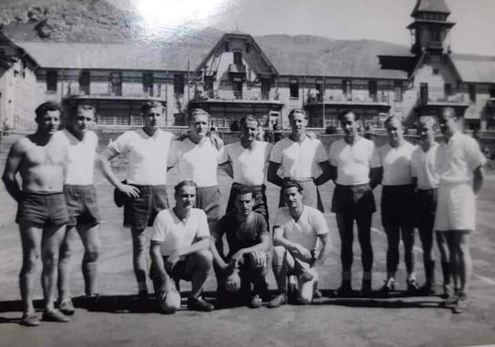 Marineros del graf spee en villa ventana